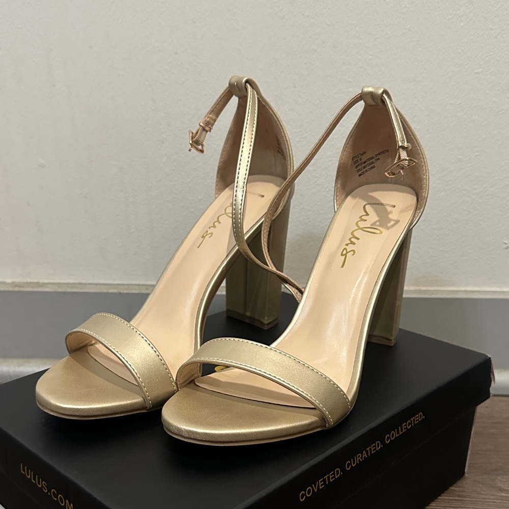 Lulu's Metallic Gold Block Heels (Style: Taylor)